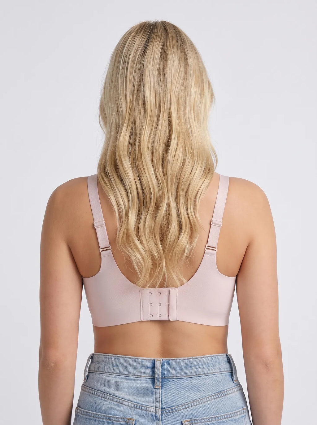 XCVIA seamless wireless bra scalloped edge - close up