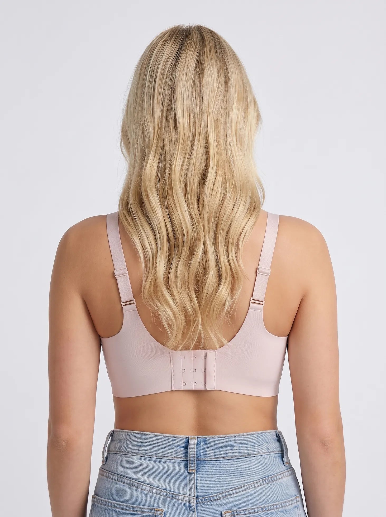XCVIA seamless wireless bra scalloped edge - close up