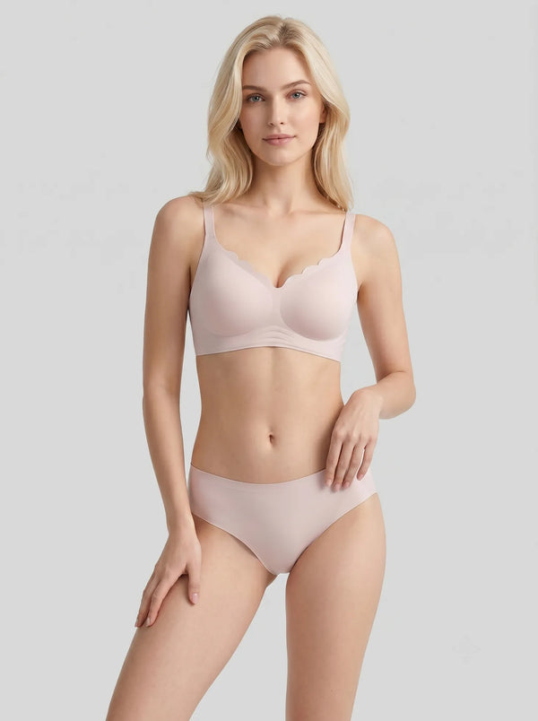 XCVIA scalloped V-neck seamless wireless bra - front view